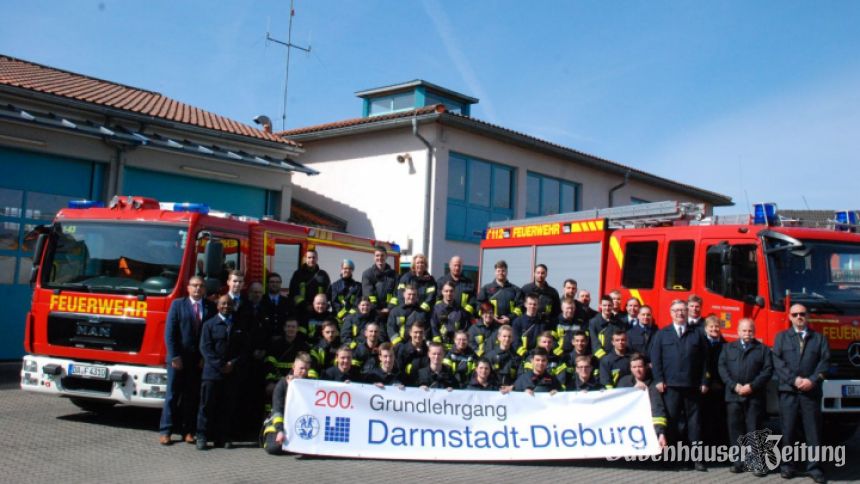 Jubiläums-Grundlehrgang Im Feuerwehrstützpunkt | Babenhäuser Zeitung